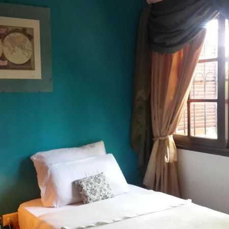 Casa Folks - Bed And Breakfast Puerto Iguazu Exterior photo